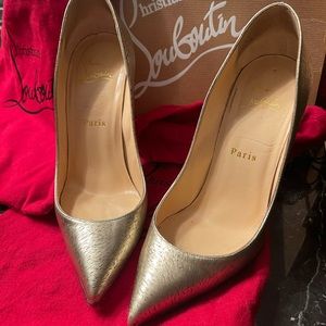 Christian Louboutin Metallic Gold Crinkle heels with red bottoms